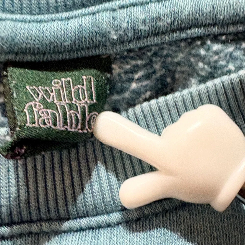 Wild‎ Fable Women's Light Blue Washed Crewneck Sweatshirt Size XXS Thumbholes - Picture 4 of 12